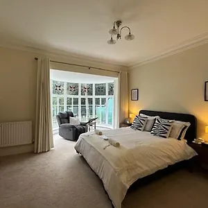 Homestay Rose Hill, Wythenshawe